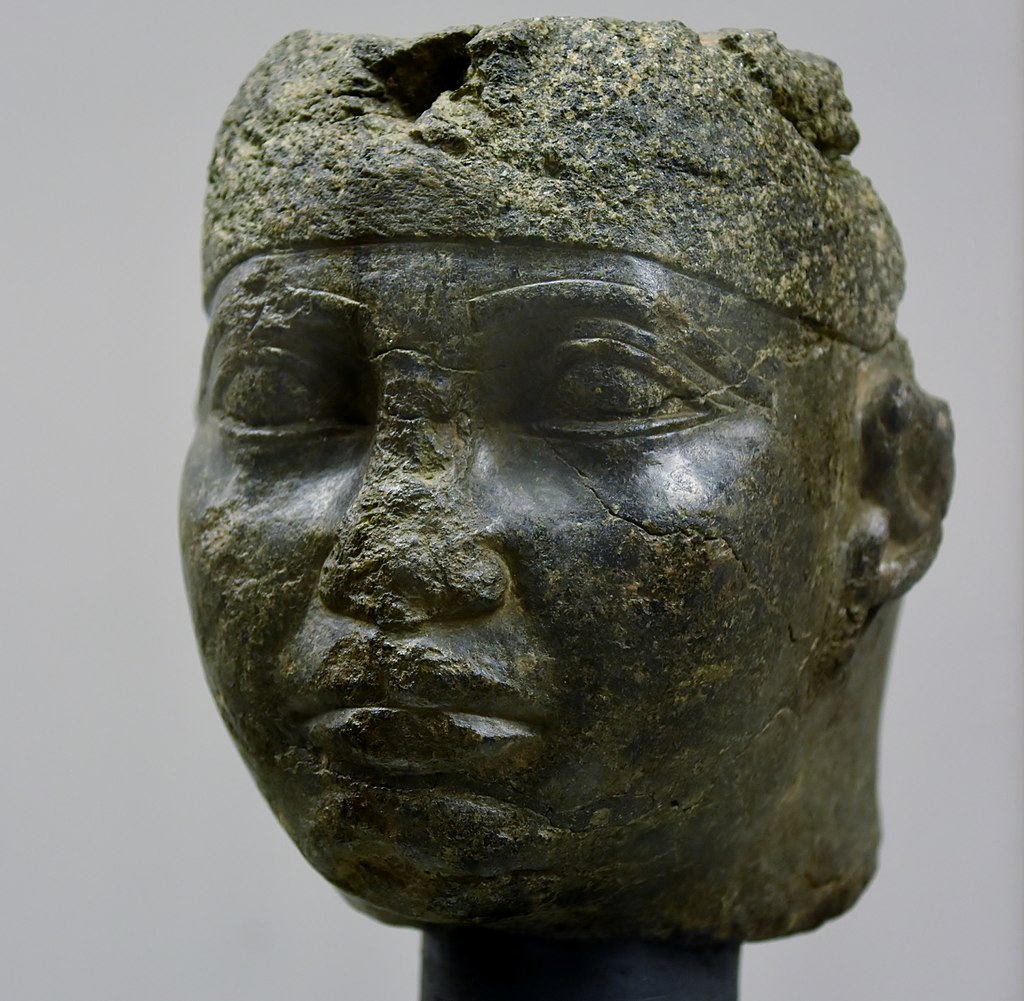 024px-Taharqa_ca._690-64_BCE_Ny_Carlsberg_Glyptotek_Copenhagen_36420740125
