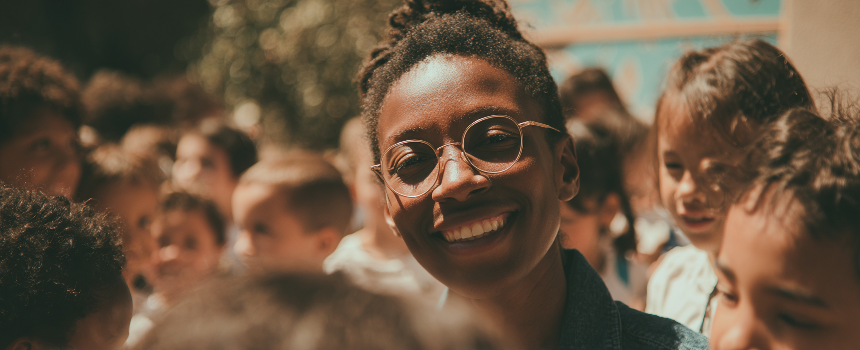 u5851212677_Close-up_of_a_happy_female_teacher_with_glasses_s_61f8216c-6791-4c72-8d46-2b4d30504832_2